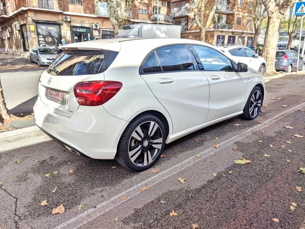 MERCEDES BENZ Classe A A 180 d Premium Image 4